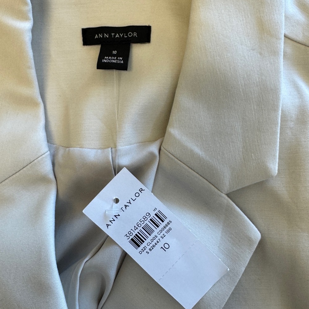 NWT Ann Taylor Sleeveless Double Breasted Trench Dress Beige Tan Belted Size 10 - Picture 6 of 8